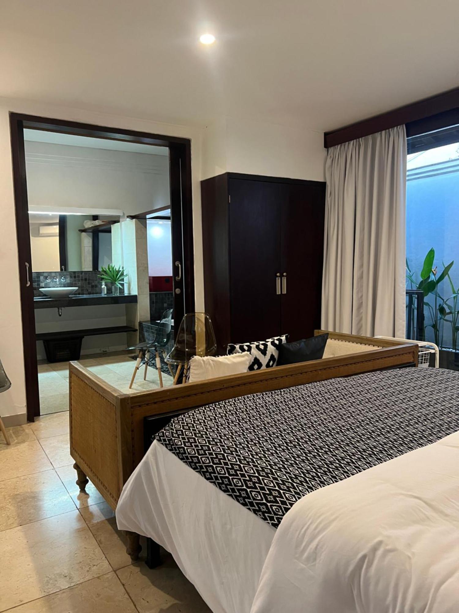The Mia Bali Villa Kerobokan Екстериор снимка